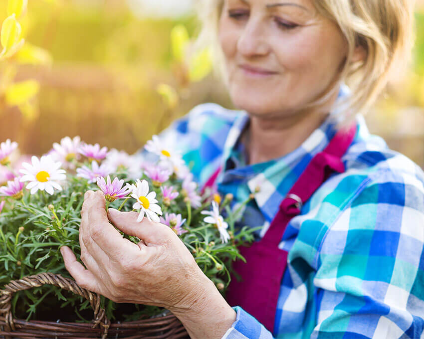 woman holding flowers